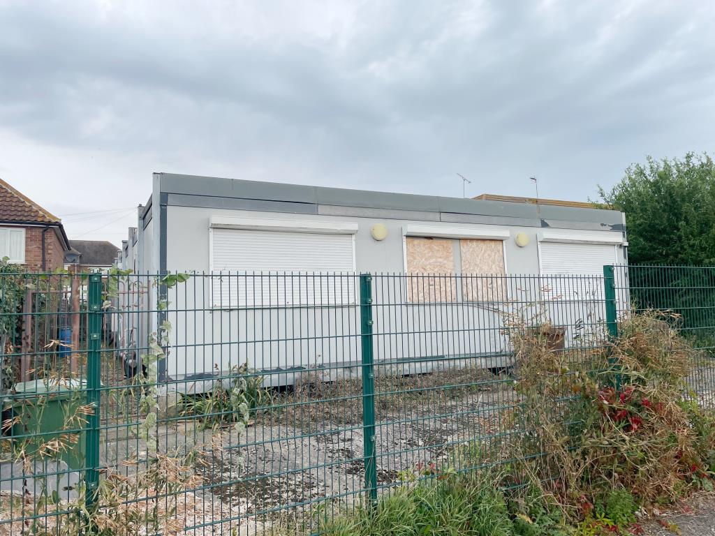 Lot: 128 - FORMER COMMUNITY CENTRE WITH POTENTIAL - Rear of the building